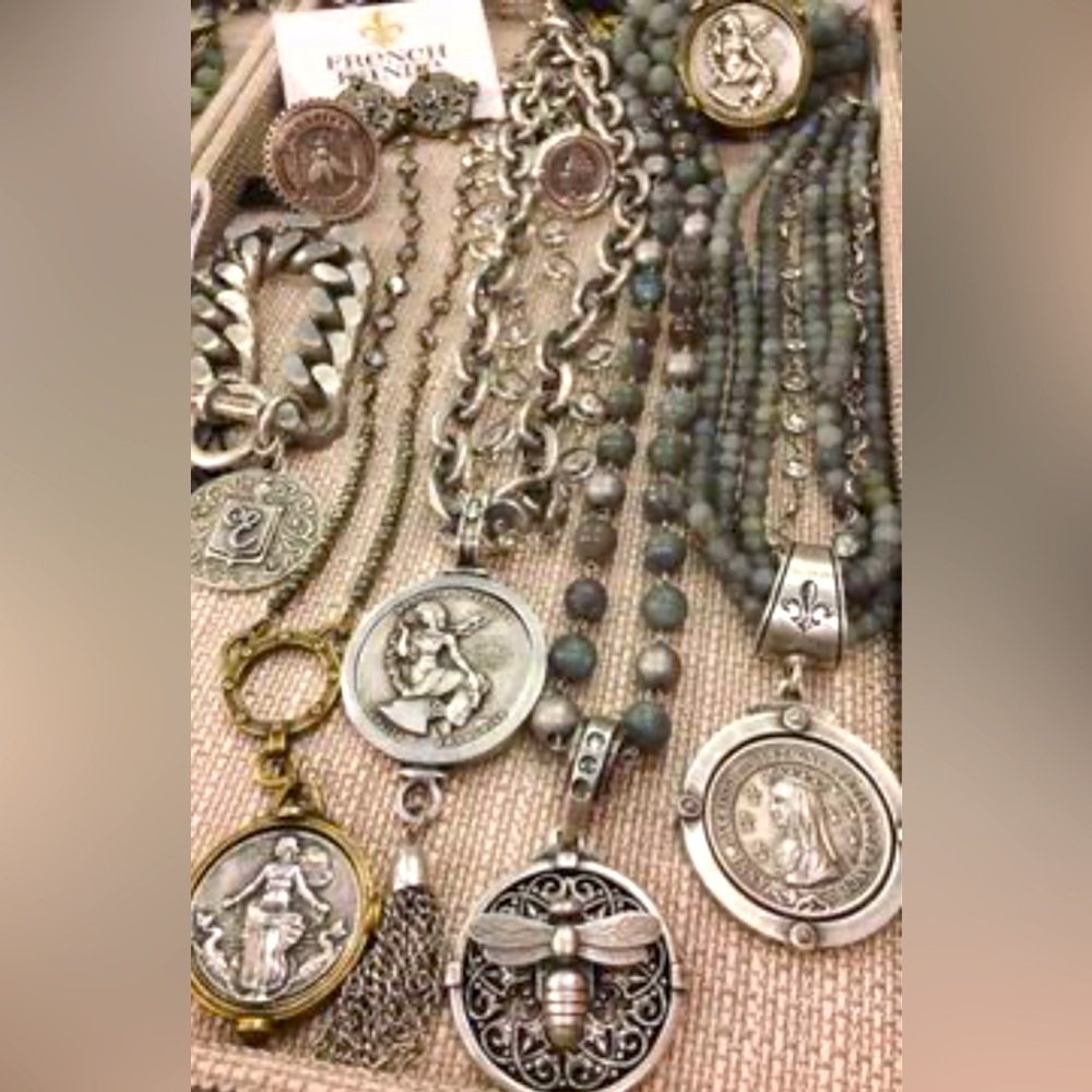⚜️1/2 LB Pendant & Charm Jewelry Lot⚜️